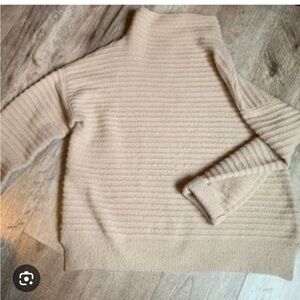Melloday cream sweater. Mock neck. Ribbed sweater
